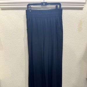 Wide leg black high waisted pants size M long